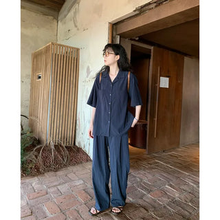 Casual oversized short-sleeved shirt