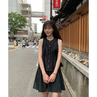Non-faded denim skirt