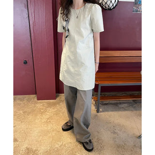 Wide-leg pleated pants