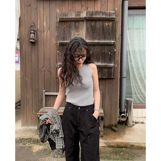 Round neck ribbed sleeveless top