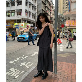 Pleated long skirt