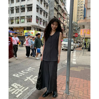 Sleeveless shirt blouse