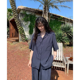 Casual oversized short-sleeved shirt