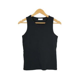Round neck sleeveless