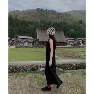 Long sleeveless dress