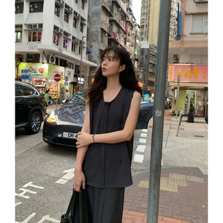 Pleated long skirt