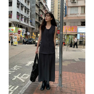 Sleeveless shirt blouse