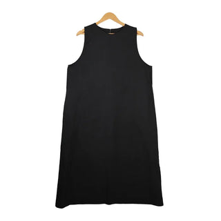 Long sleeveless dress