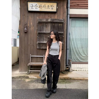 Round neck ribbed sleeveless top