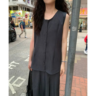 Sleeveless shirt blouse
