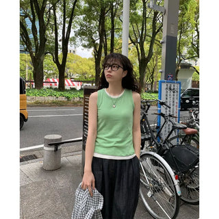Round neck sleeveless