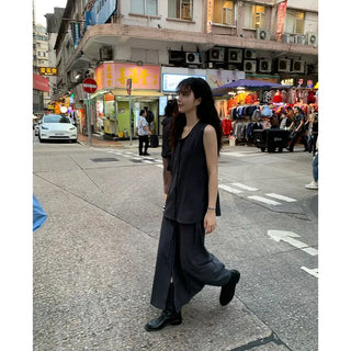 Sleeveless shirt blouse