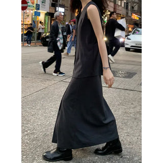 Pleated long skirt