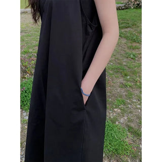 Long sleeveless dress