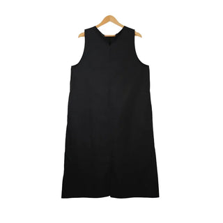 Long sleeveless dress