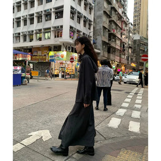 Pleated long skirt