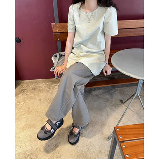 Wide-leg pleated pants