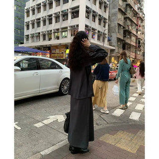 Pleated long skirt