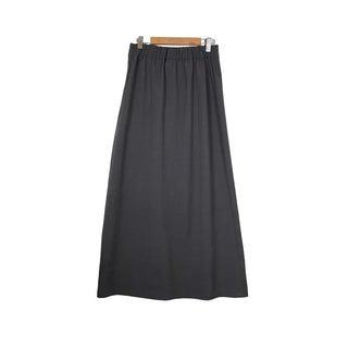 Pleated long skirt