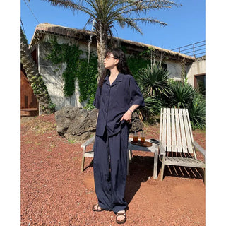 Casual oversized short-sleeved shirt