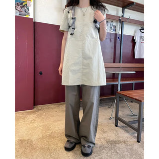 Wide-leg pleated pants