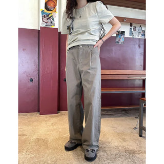 Wide-leg pleated pants