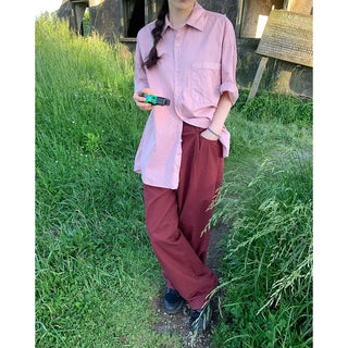 Wide-leg pleated pants