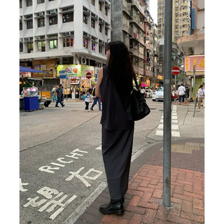 Pleated long skirt