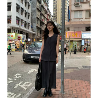 Sleeveless shirt blouse
