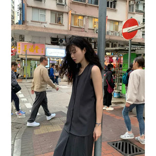 Sleeveless shirt blouse