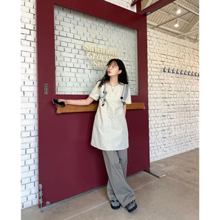 Wide-leg pleated pants