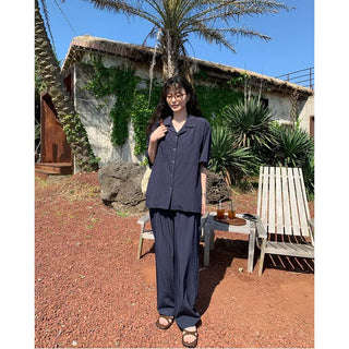 Casual oversized short-sleeved shirt