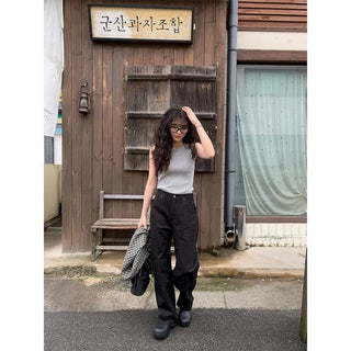 Round neck ribbed sleeveless top