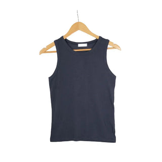 Round neck sleeveless
