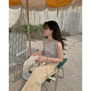 Round neck basic sleeveless top