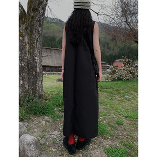 Long sleeveless dress