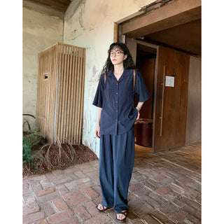 Casual oversized short-sleeved shirt