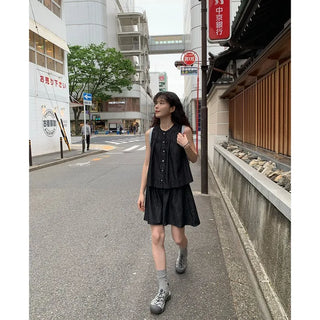 Non-faded denim skirt