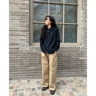 Wide cargo pants