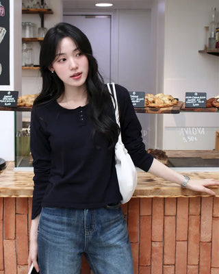 Half-open button knit