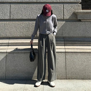 Striped pleated wide slacks