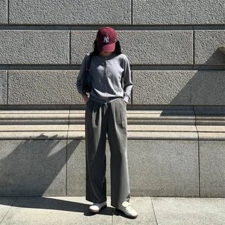 Striped pleated wide slacks