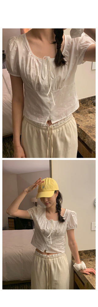 U-neck puff button blouse