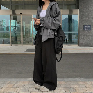 Slit wide training pants