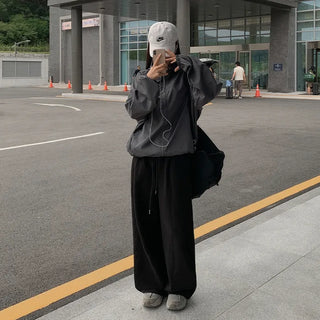 Slit wide training pants