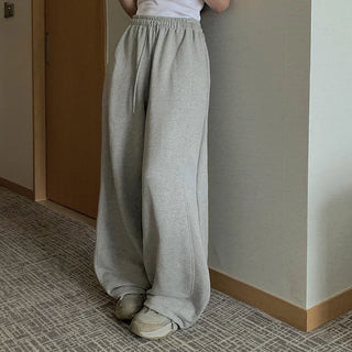 Slit wide training pants