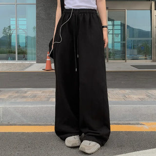 Slit wide training pants