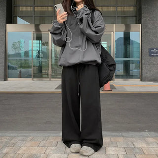 Slit wide training pants