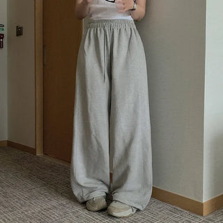 Slit wide training pants