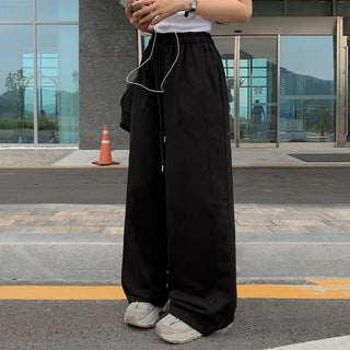 Slit wide training pants